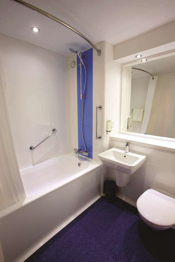Travelodge Northwich Lostock Gralam Ruang foto
